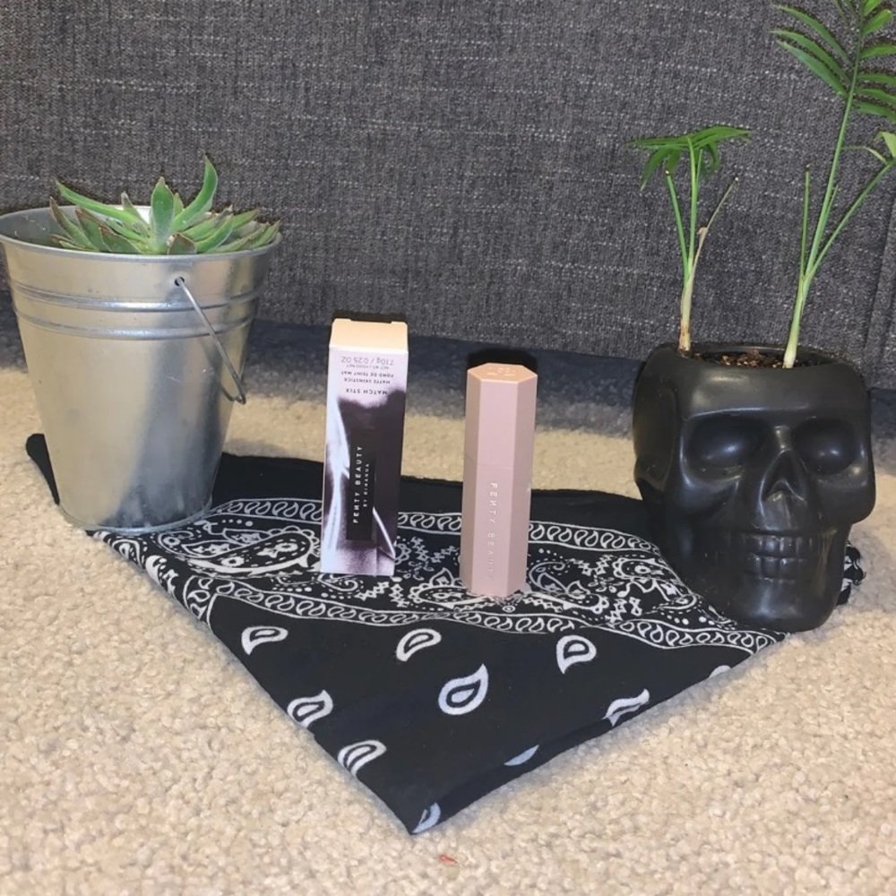 💕 FENTY Beauty-Match Stix Matte Skinstick 💕